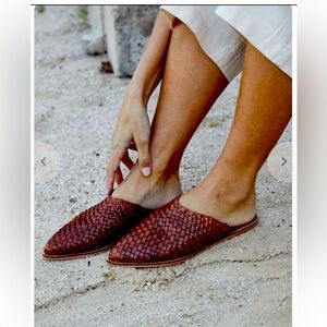 St. Agni Caio woven flat size 38